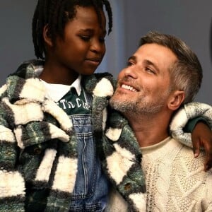 Bless teve papel fundamental em participação de Bruno Gagliasso no filme 'Biônicos'; ator falou sobre representatividade e brilho nos olhos do filho ao ver cenas do longa estrelado por Jéssica Córes e Gabz