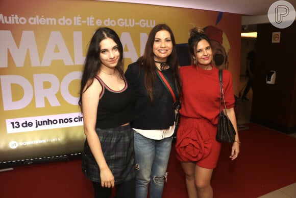 Sérgio Mallandro foi prestigiado por Isadora Ribeiro e Raquel Nunes (à direita na foto) em pré-estreia de seu filme