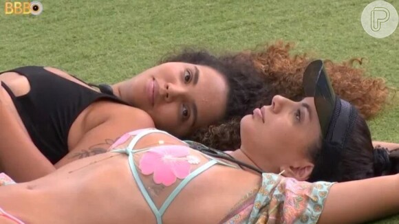 Público poderá matar saudade das 'fofocas' de Fernanda e Pitel no 'BBB 24' no programa 'Na Cama com Pitanda', que estreia em 10 de junho com convidados especiais