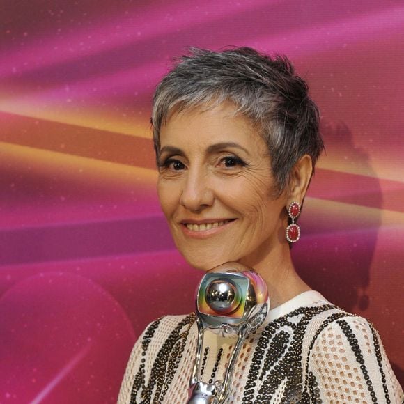 Cássia Kis tem 66 anos e uma longa carreira na TV