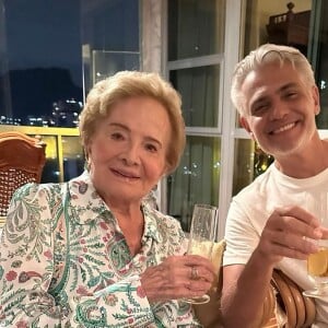 Glória Menezes e Tarcísio Filho em foto do réveillon 2023-2024