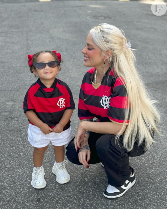 Karoline Lima virou musa do Flamengo após assumir o namoro com Leo Pereira