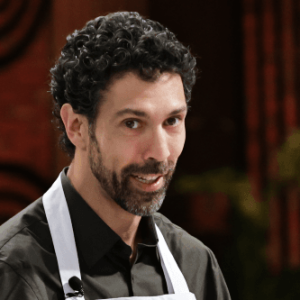 Rodrigo Oliveira participou do 'MasterChef Brasil' com amadores em 2023, substituindo Henrique Fogaça