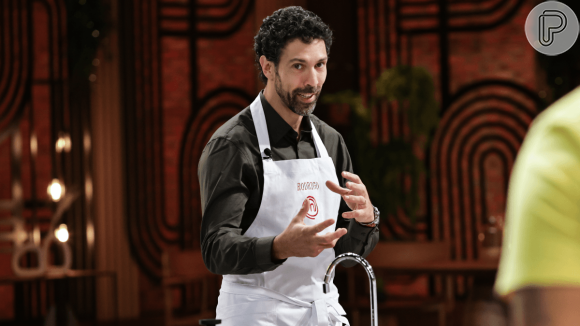 Rodrigo Oliveira participou do 'MasterChef Brasil' com amadores em 2023, substituindo Henrique Fogaça