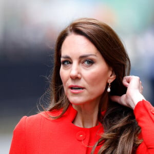 Kate Middleton admitiu luta contra o câncer após dois meses de especulações, mas não revelou local do tumor