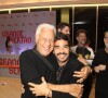 Protagonista do filme 'Grande: Sertão', Caio Blat ganhou abraço de Antonio Fagundes no lançamento do long