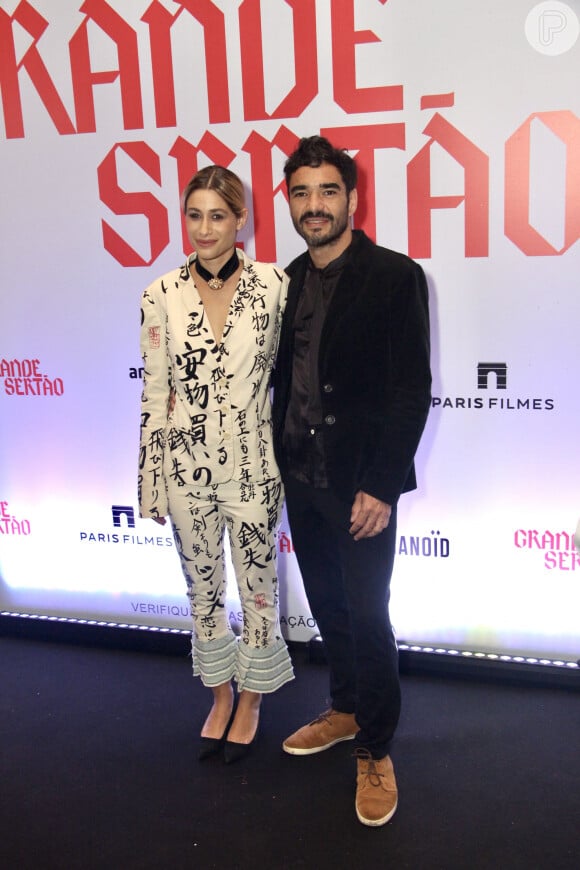 Caio Blat foi com a namorada, Luisa Arraes, à pré-estreia do filme 'Grande Sertão'