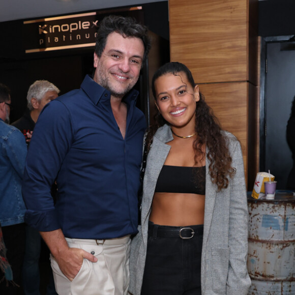 Rodrigo Lombardi posou com Aisha Moura na pré-estreia do filme 'Grande: Sertão'