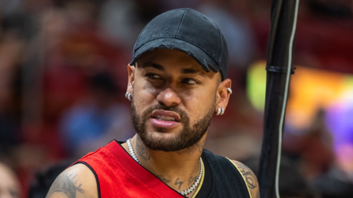 Neymar vai fazer teste de DNA para descobrir se é realmente pai de filha de  modelo húngara: 'Ataca valores e coloca em dúvida a paternidade' -  Purepeople
