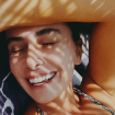 Giovanna Antonelli empina bumbum em foto de biquíni após tratamento contra celulite: 'Uma deusa'