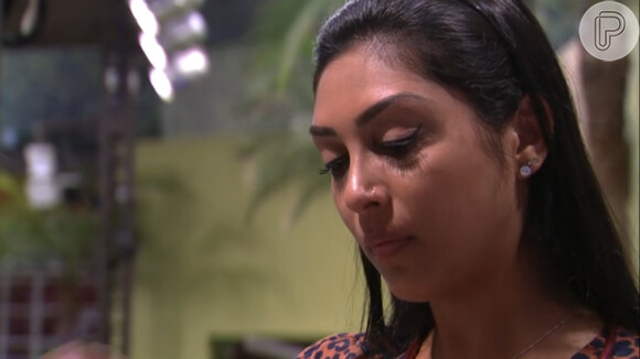 Amanda chorou depois de ser dispensada por Fernando