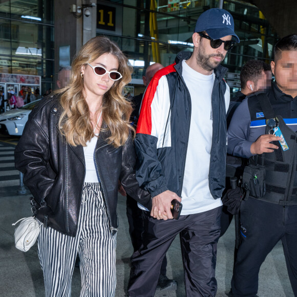 Clara Chía trabalhava no local e abordou a cantora para tirar uma foto, como uma fã