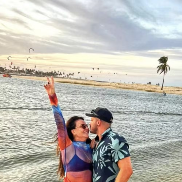 Carlos Wanderson abriu seu perfil do Instagram só para compartilhar uma mensagem para mãe de Isis Valverde no Dia dos Namorados