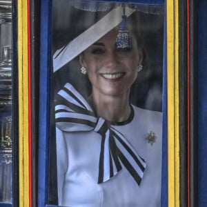 Kate Middleton foi aplaudida pelos súditos