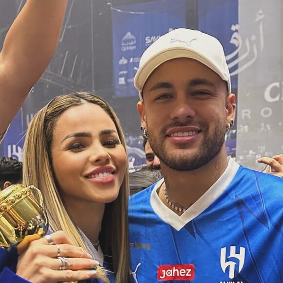 Tudo aconteceu por conta de um comentário polêmico escrito por um internauta do Instagram. 'Quem acha que o Neymar já comeu ou quer comer a Gabily?', escreveu o perfil