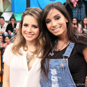 Anitta e Sandy participaram juntas do Altas Horas em 2013