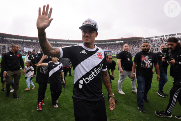 Coutinho ganhou um evento no São Januário, estádio do Vasco, onde contou com o apoio de alguns amigos do futebol