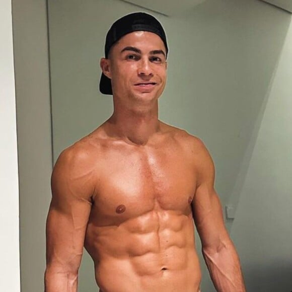 Cristiano Ronaldo surge só de cueca branca em sauna com a esposa e leva fãs à loucura com conteúdo