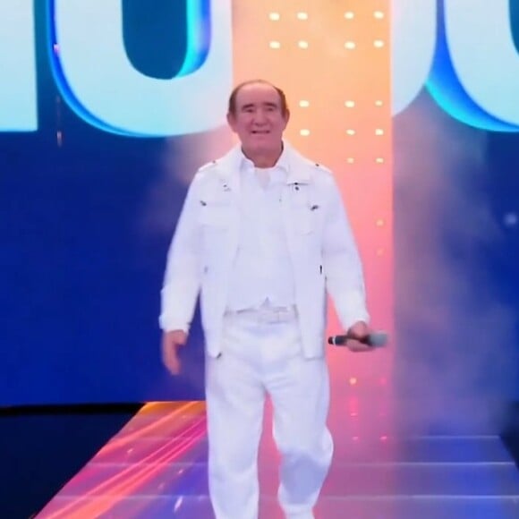 No palco do 'Domingão', Renato Aragão também foi surpreendido com diversos quadros de sucesso de sua carreira de humor