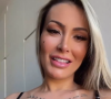 Andressa Urach se tornou motivo de críticas e piadas no Instagram após 'quicar' seios