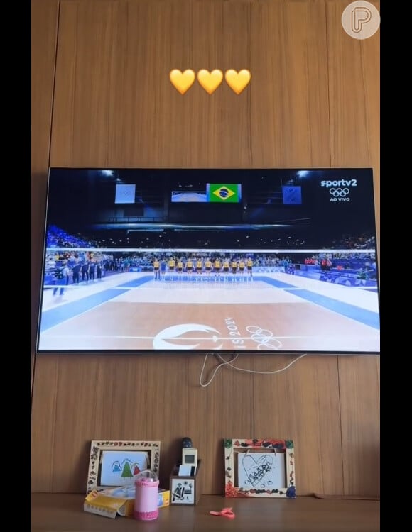 Sheilla Castro mostrou torcida para o Brasil na estreia da seleção de vôlei feminino em 29 de julho de 2024