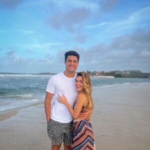 Luigi César, filho de Elaine Mickely e César Filho, está casando com Júlia Vieira nesta terça-feira (30)