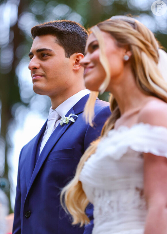 Júlia Vieira e Luigi César, filho de César Filho e Elaine Mickely