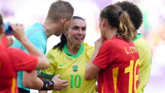 Marta Silva vai aos prantos ao ser expulsa de jogo contra a Espanha nas Olimpíadas de Paris 2024