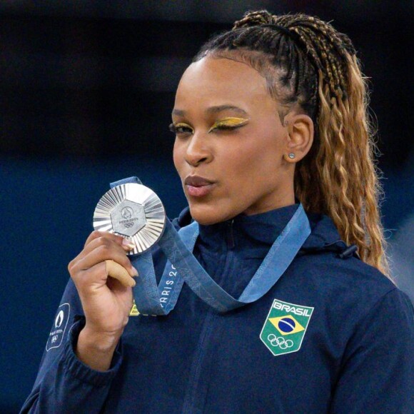 Rebeca Andrade foi medalha de prata individual geral da Ginástica Artística nas Olimpíadas de Paris 2024