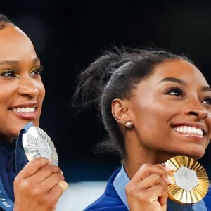 Rebeca Andrade e Simone Biles dividiram quatro pódios nas Olimpíadas de Paris 2024