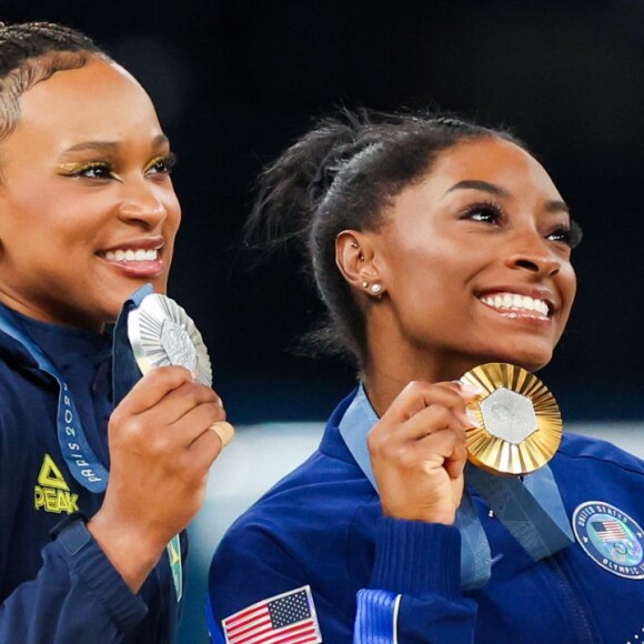 Rebeca Andrade e Simone Biles dividiram quatro pódios nas Olimpíadas de Paris 2024