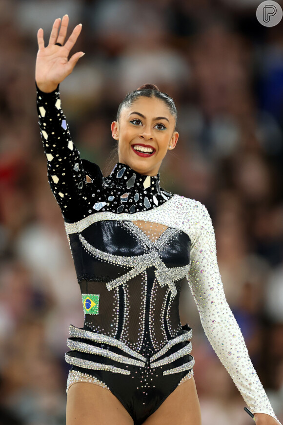 Babi Domingos tornou a primeira atleta brasileira a se classificar para uma final de individual geral na história da ginástica rítmica em Olimpíadas