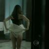 Maria Fernanda Cândido exibe suas belas curvas na pele da personagem Marília