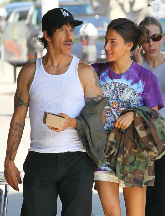 Anthony Kiedis tem histórico polêmico em relacionamentos amorosos