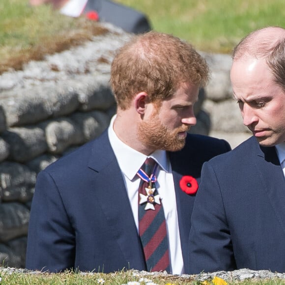 Barba do Príncipe William já foi motivo de rixa com Harry, já que o primogênito pediu para que o caçula retirasse sua barba antes de se casar