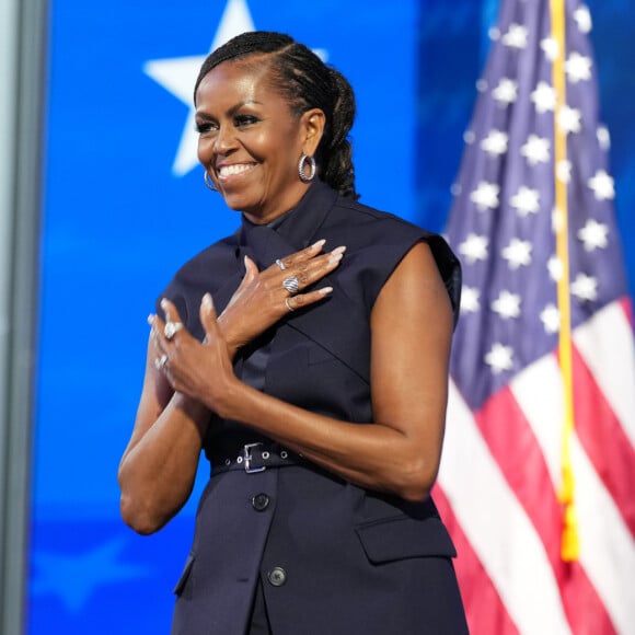 O colete usado por Michelle Obama custa em torno de R$ 9 mil.