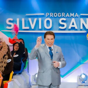 Enterro de Silvio Santos: segundo Gabriel Perline, da revista Contigo, a escolha da família por convidá-los se deu por conta da proximidade pessoal, para além da relação profissional