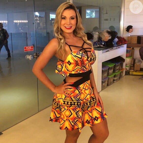 Andressa Urach passou por uma cirurgia de retirada das costelas recentemente