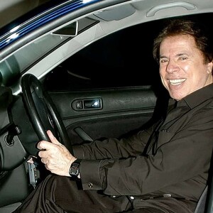 Silvio Santos sempre adorou carros.