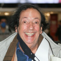 Beiçola, de 'A Grande Família', Marcos Oliveira ganha ajuda de musa de sites +18 e escapa de despejo. Conheça e veja fotos!