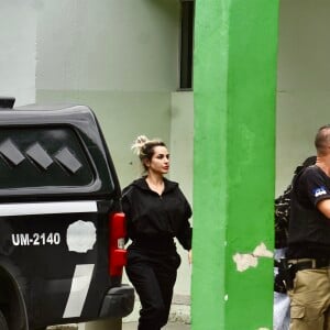 Deolane Bezerra foi flagrada por um paparazzo, na tarde desta quarta-feira (04), horas após ser presa