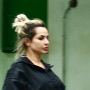Presa, Deolane Bezerra terá que passar a noite na Colônia Penal Feminina, penitenciária feminina na Região Metropolitana do Recife