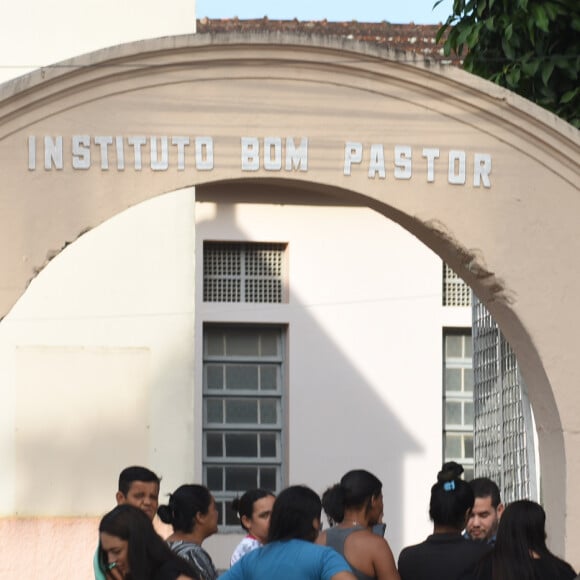 Deolane Bezerra: fãs fazem plantão na porta da cadeia