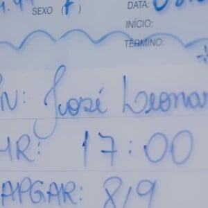 Sala do parto do 3º filho de Virgínia Fonseca trouxe 'f' em quadro, e a letra fez a web apontar para erro da equipe do hospital