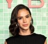 Bruna Marquezine elege look all black para desfile na NYFW e decote deixa à mostra costas definidas. Fotos!