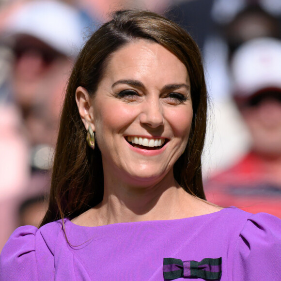 De acordo com uma fonte à People, Kate Middleton participará das obrigações reais 'quando puder'.
