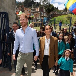 Meghan Markle e Príncipe Harry se casaram em 2022, e hoje moram lá na Califórnia, com os dois filhos.