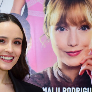 Larissa Manoela contou um truque sutil para ajudar quem está com bafo: 'Aí quando as pessoas veem [usando o spray] e falam: 'nossa, o que é isso?', aí eu falo: 'quer?'', descreveu