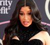 Cardi B é acusada pelo ex-marido de traição durante gravidez: 'F*deu com um bebê dentro'