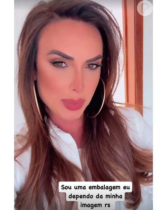 Nicole Bahls revelou, nesta sexta-feira (27), ter realizado uma lipo LAD para afinar sua cintura